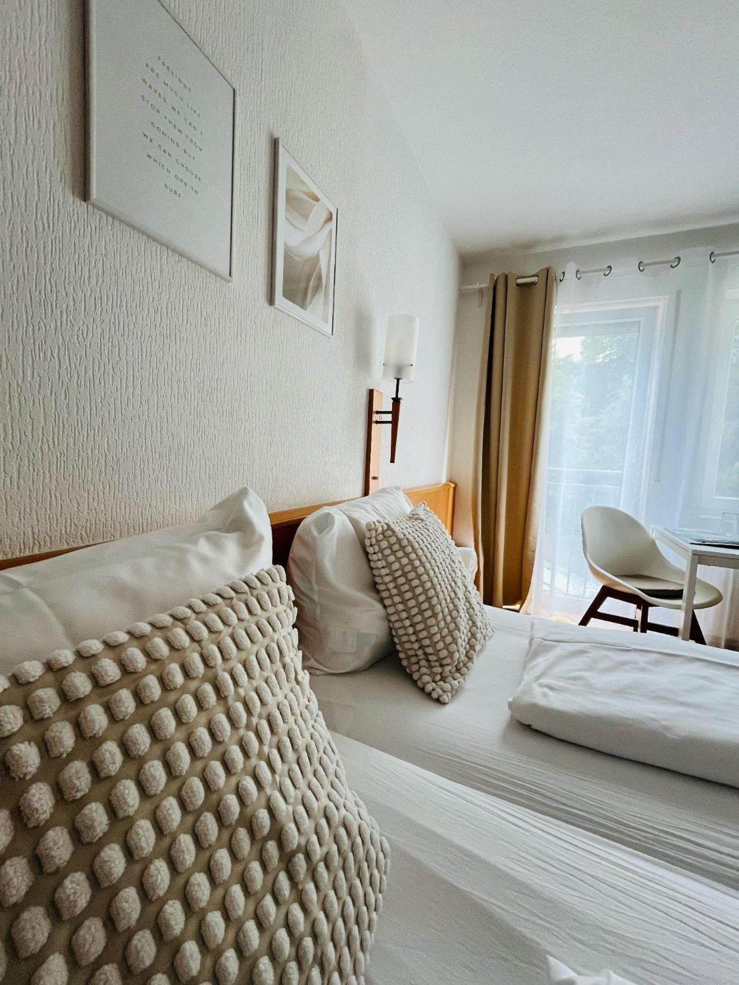 Am Landhaus - Gaestezimmer Walsheim Szoba fotó