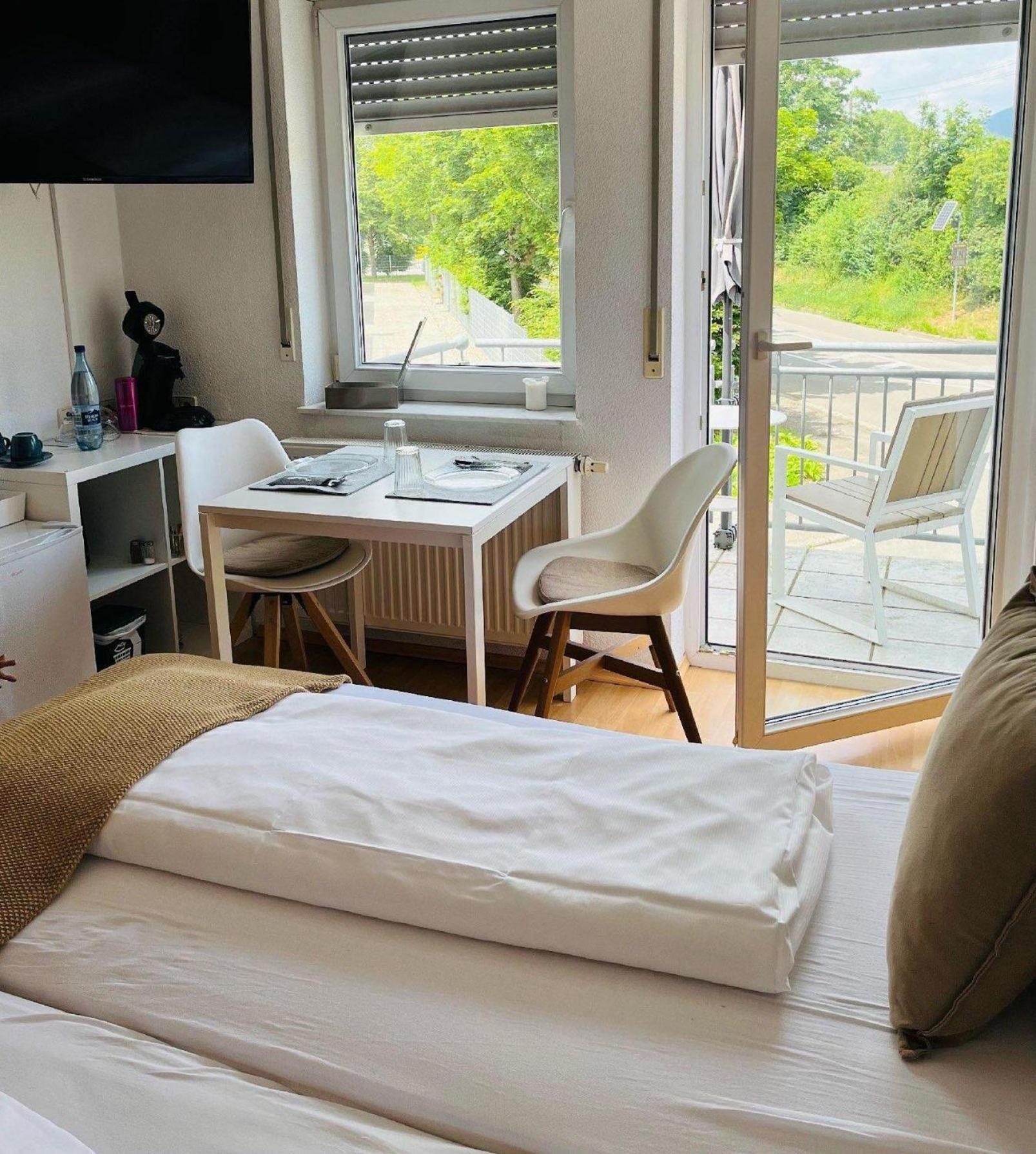 Am Landhaus - Gaestezimmer Walsheim Szoba fotó